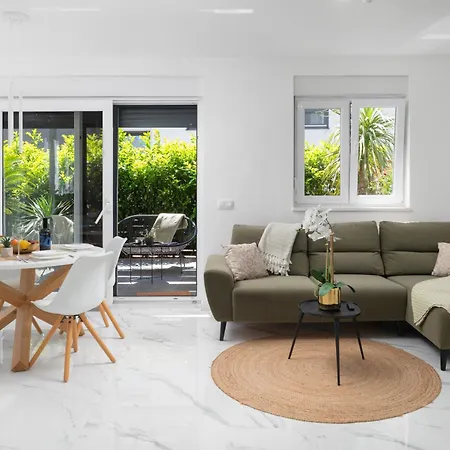 아파트 Sunny Garden The Modern 자다르