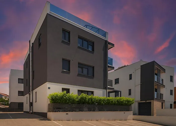 Sunny Garden The Modern זאדאר
