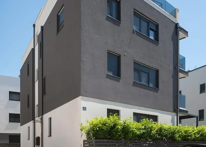 Apartment Sunny Garden The Modern Zadar